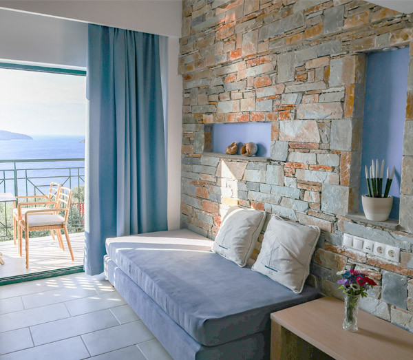 STUDIO ΜΕ ΘΕΑ ΣΤΗ ΘΑΛΑΣΣΑ